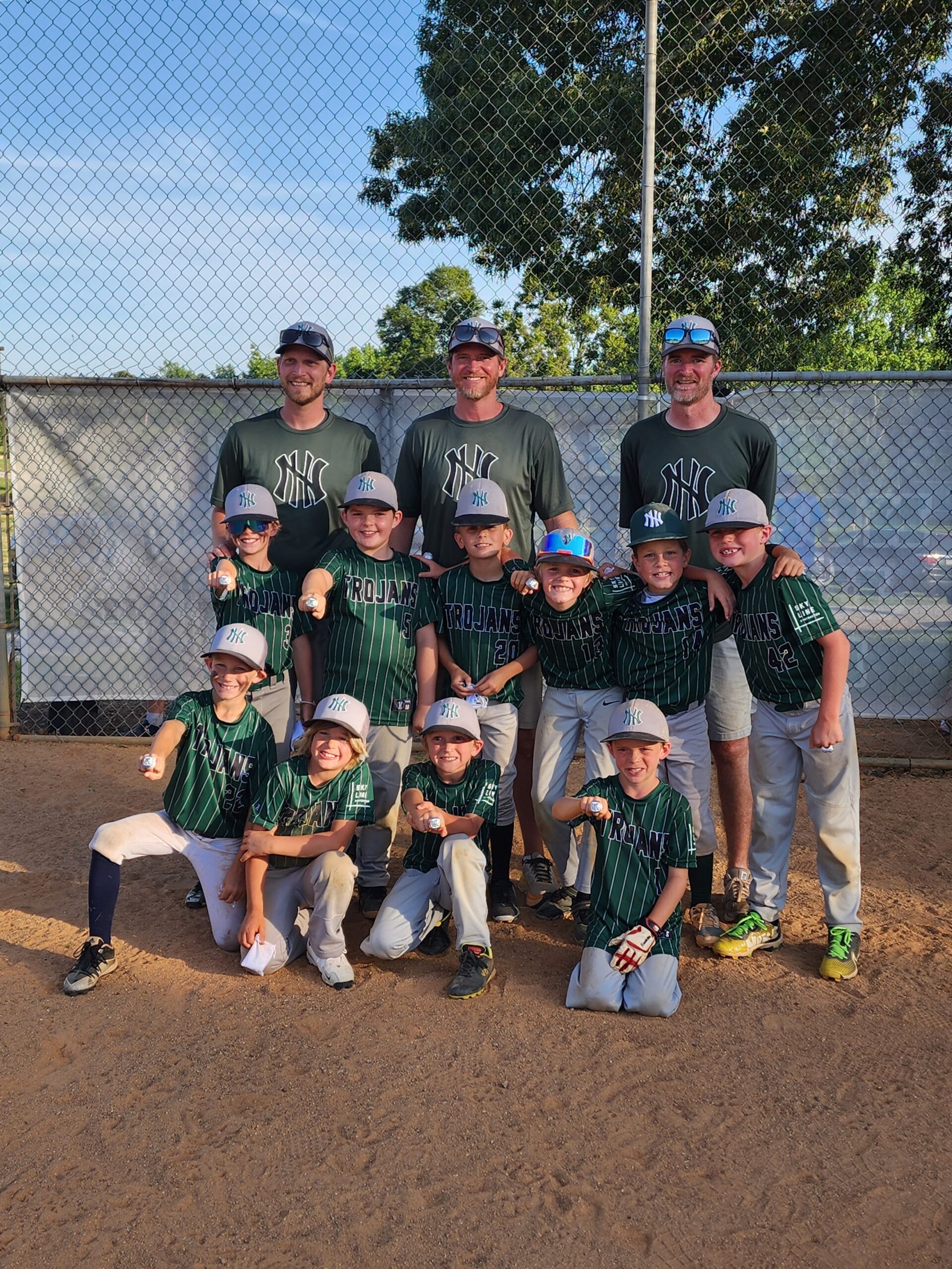 Youth little league team photo sponsored by Skyline Contracting in Gainesville, GA